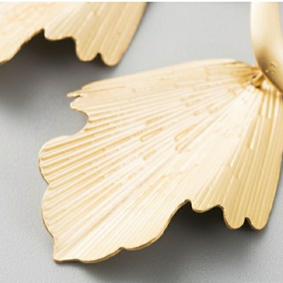 Earrings - Picture 2 of 4